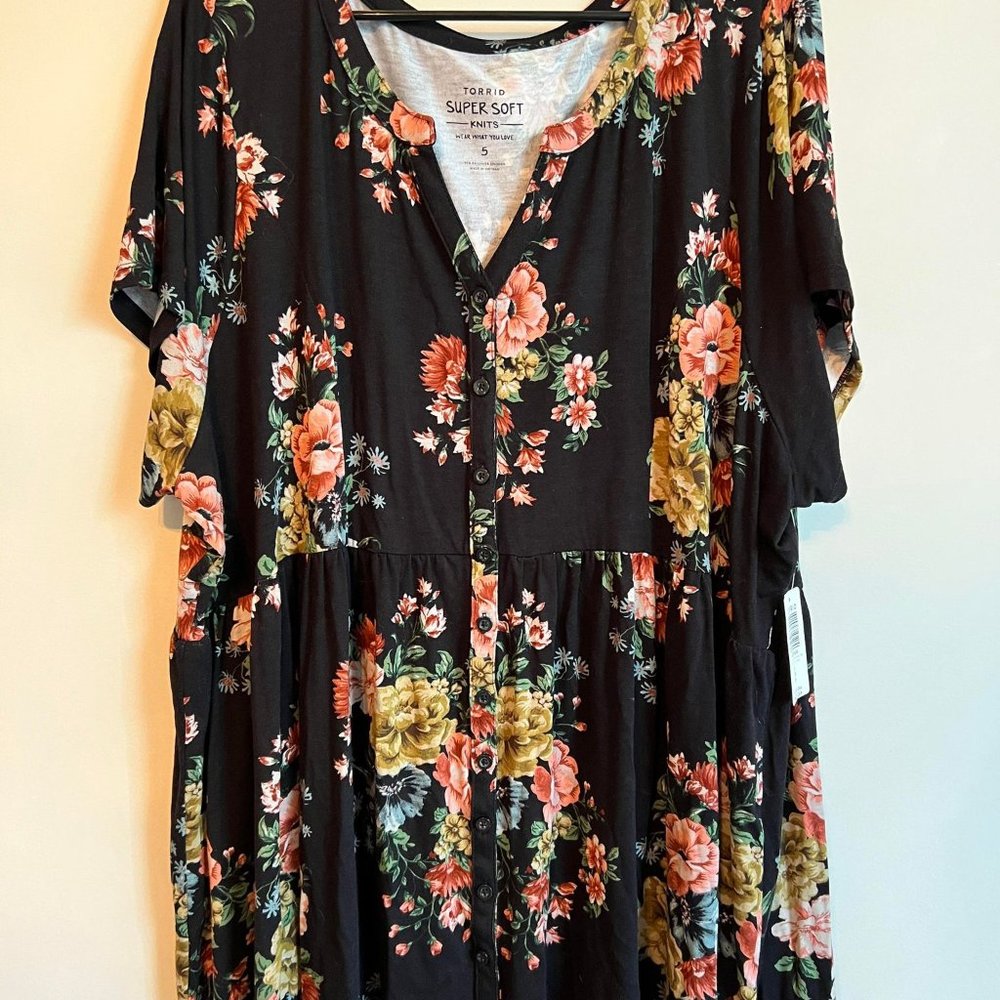 Torrid 5X Super Soft Black Floral Button Down Front Babydoll Top NEW